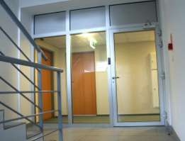 Ścianka ALU z drzwiami